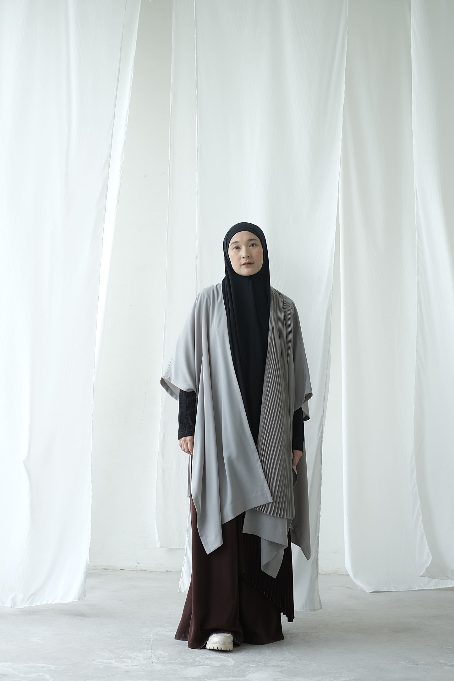 RASHAWL DANDELION OVERSIZED PLEATS CAPE