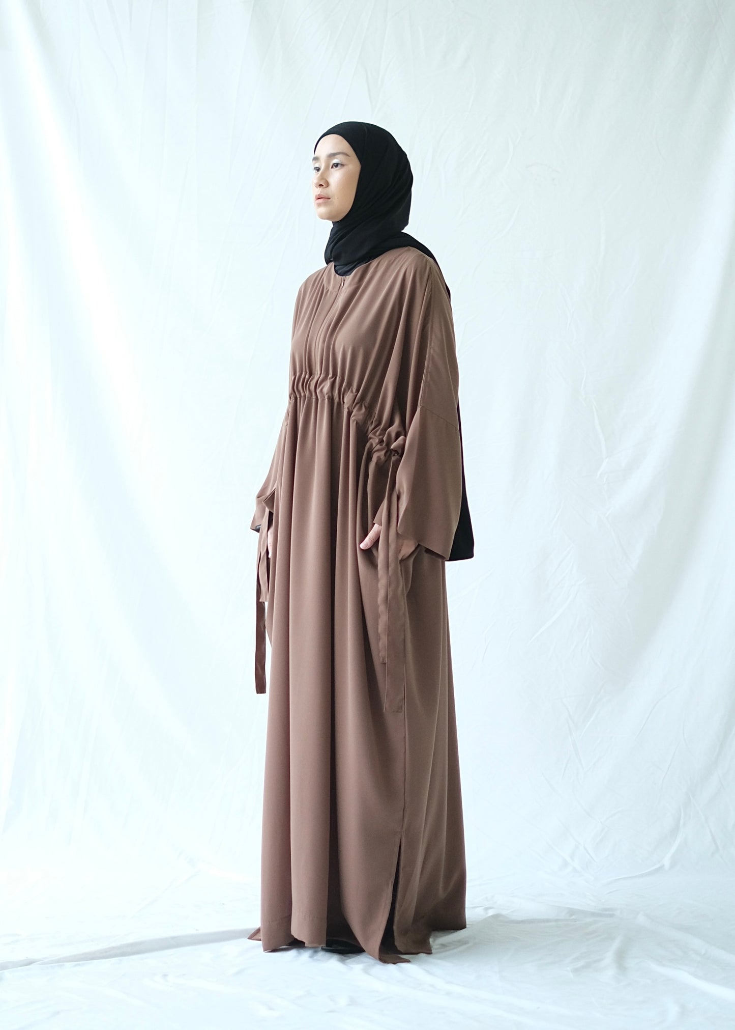 RASHAWL TABUK DRAWSTRING ABAYA