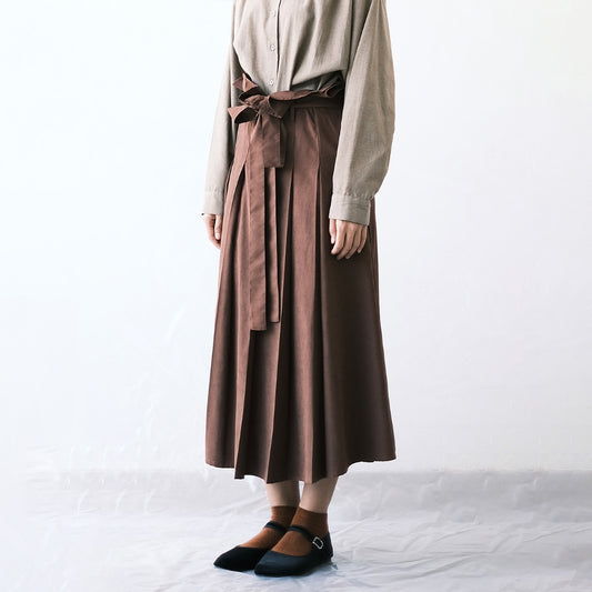 DAYCLOTH AKIRA PLEATED SKIRT DARK BROWN