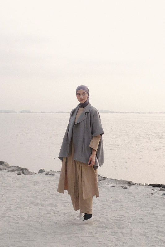 DAYCLOTH PORA OVERSIZED ASSYMETRIC VEST GREY