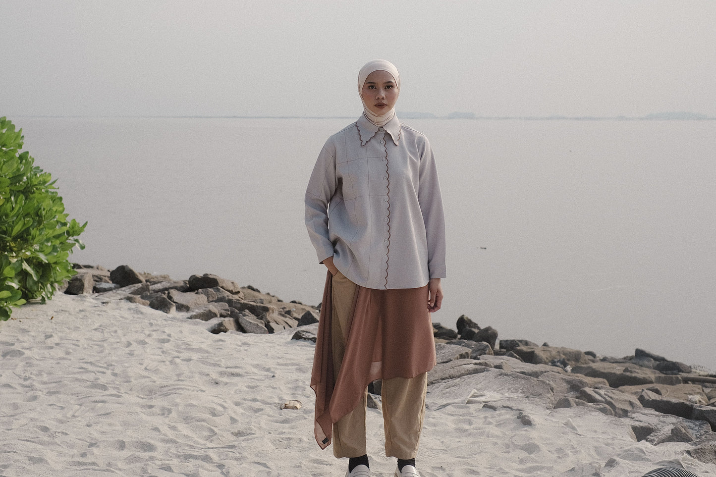 DAYCLOTH SKY SCALLOP SHIRT