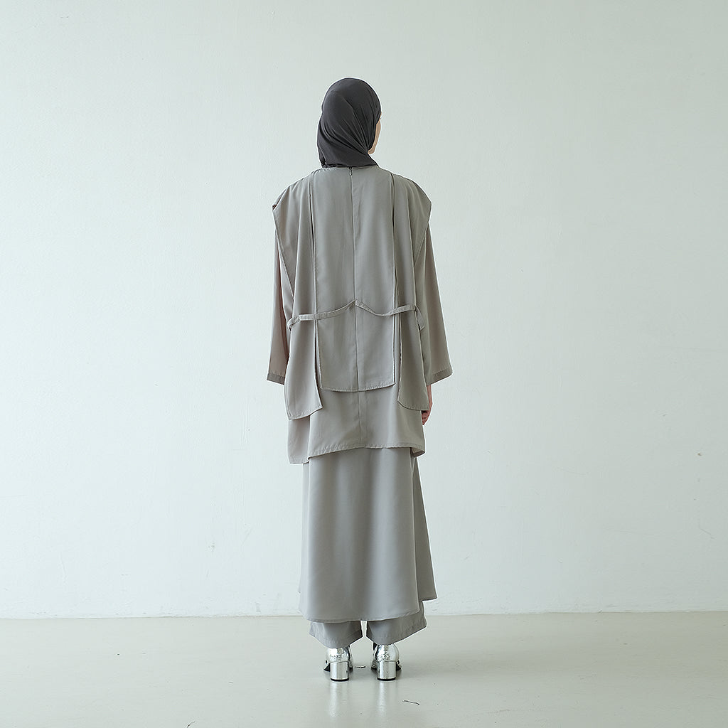 RASHAWL KARASUMA LAYERED TOP