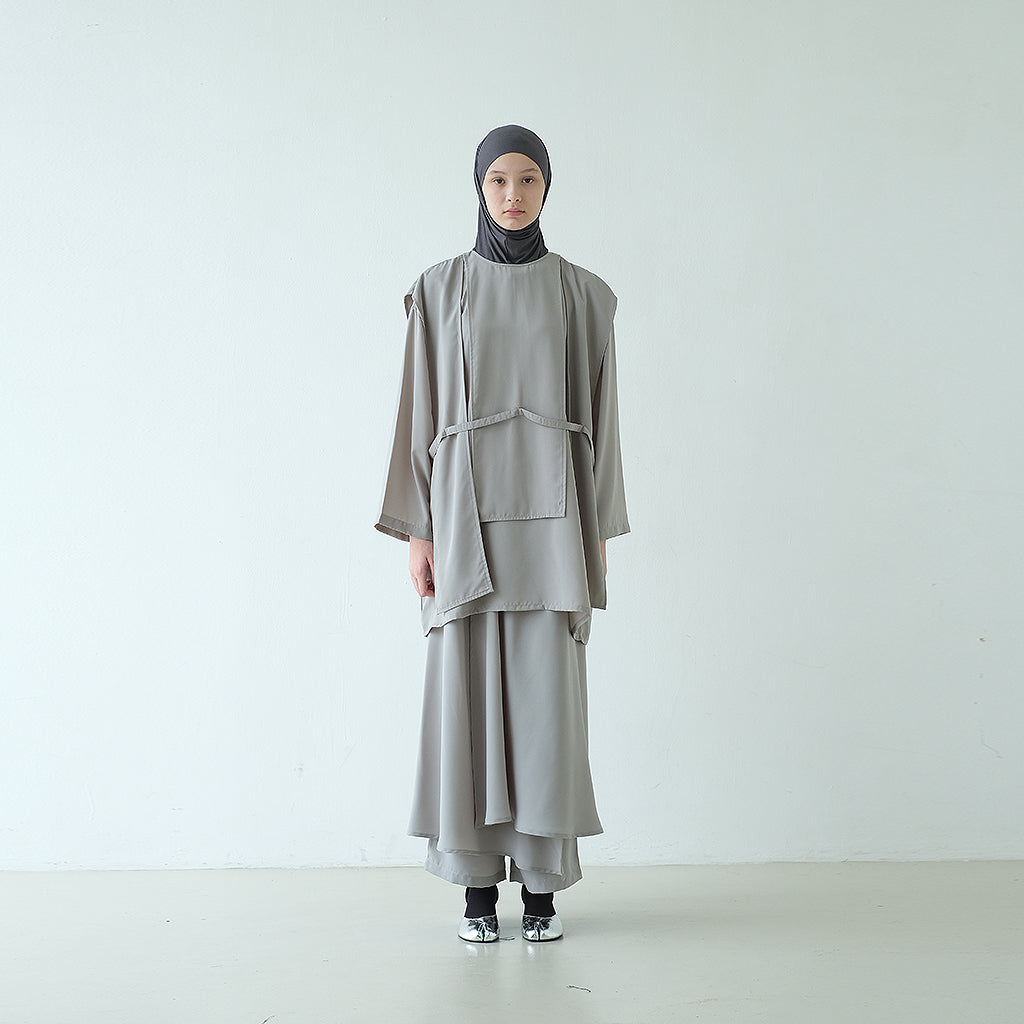 RASHAWL KARASUMA LAYERED TOP