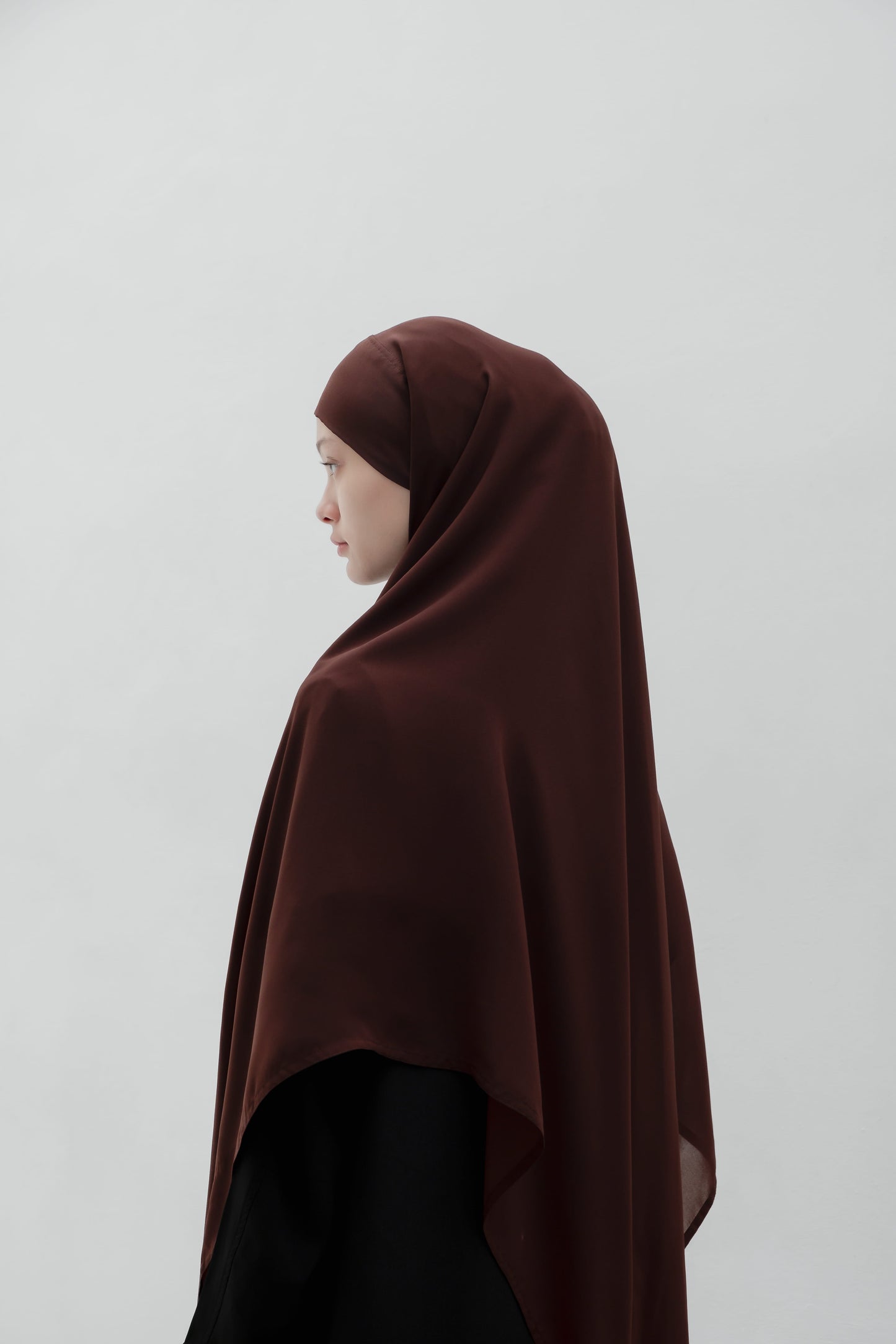 RASHAWL BUNDLING 2 (KHARJ LOOSE ABAYA BW DAN EASSI INSTANT FRENCH KHIMAR COFFEE)