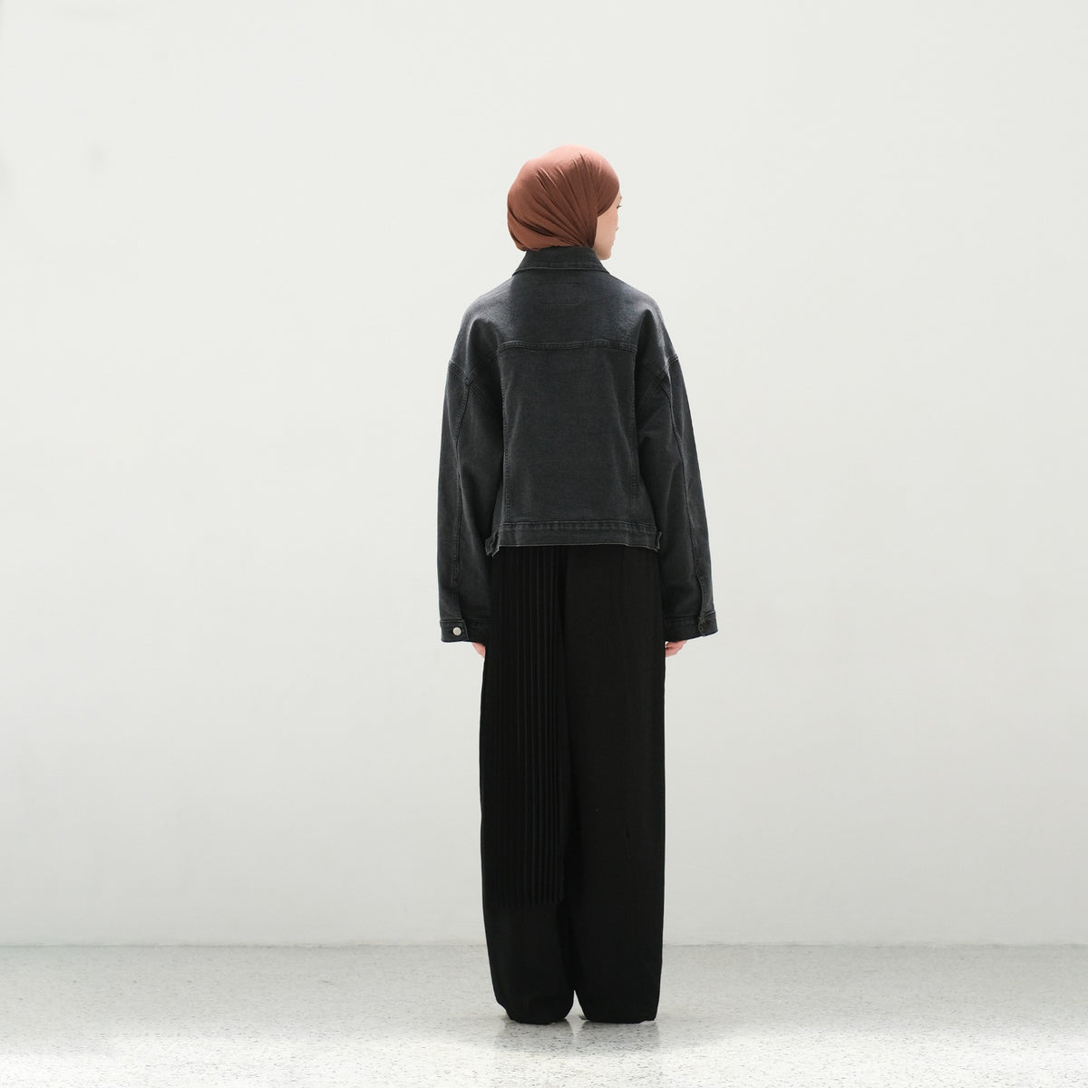 PRE ORDER RASHAWL SHINMACHI PLEATED BARREL PANTS