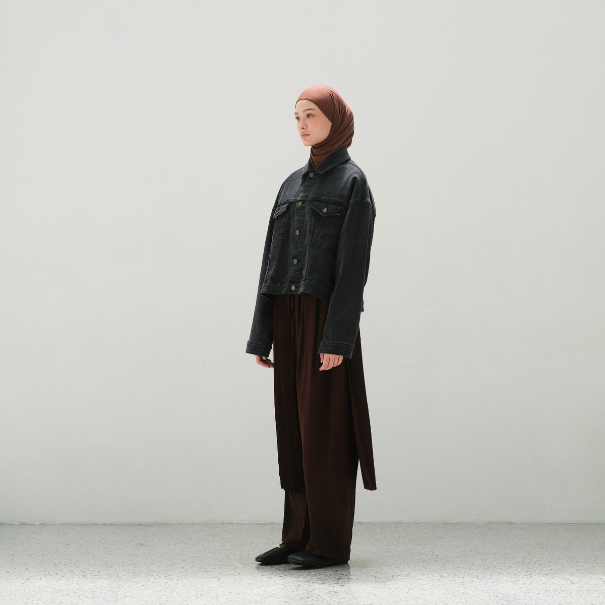 PRE ORDER RASHAWL SHINMACHI PLEATED BARREL PANTS