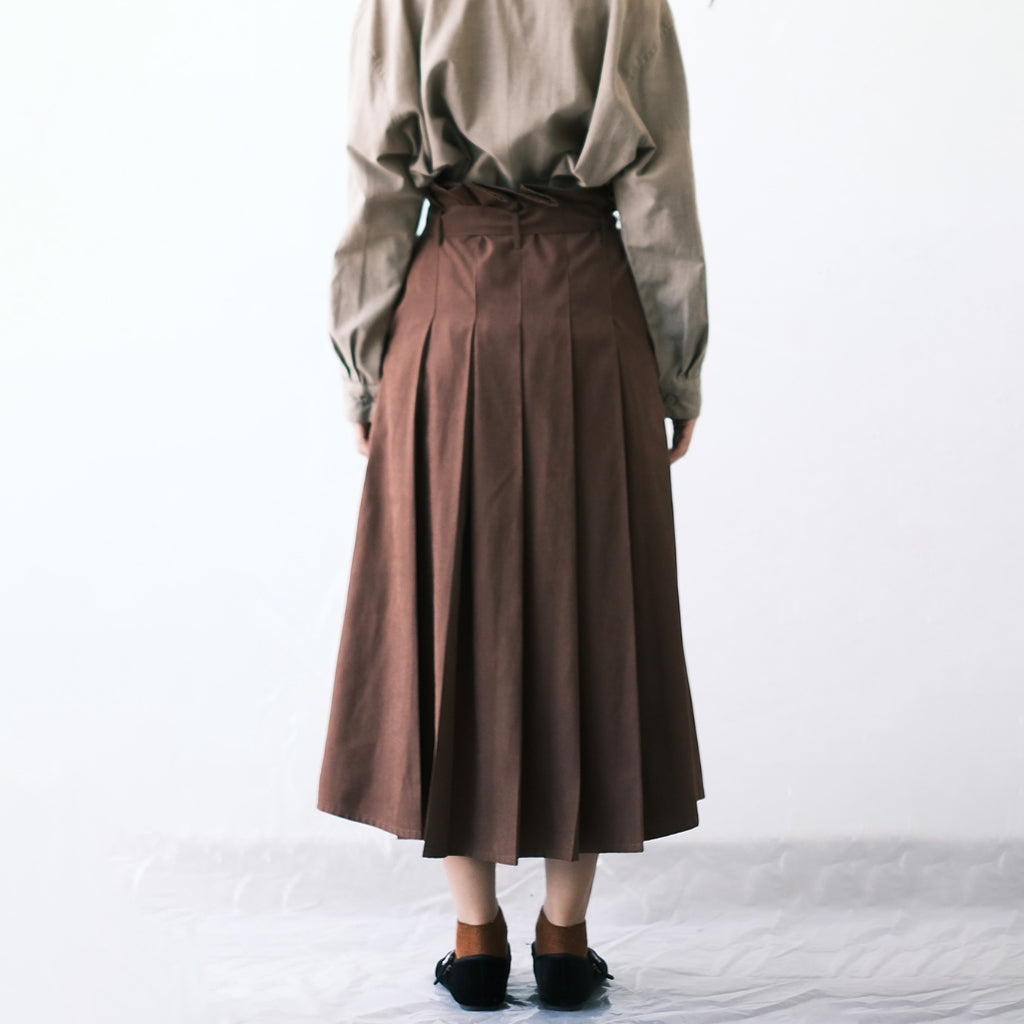 DAYCLOTH AKIRA PLEATED SKIRT DARK BROWN