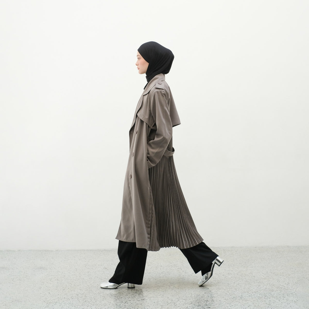 RASHAWL MATSUURA TRENCH COAT BACK PLEATS