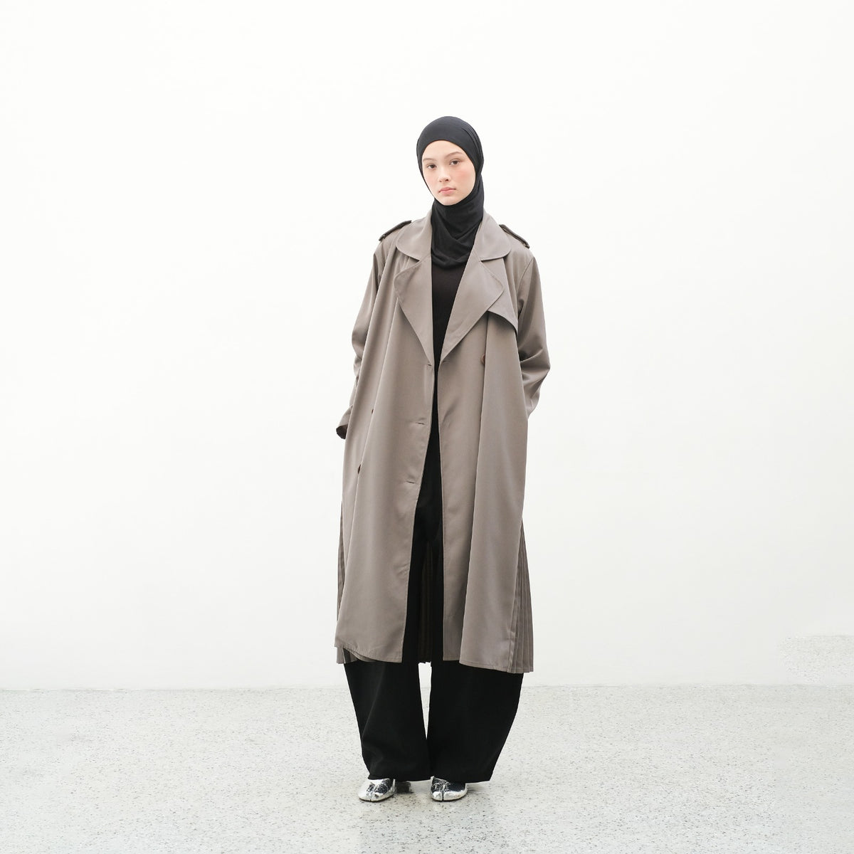 RASHAWL MATSUURA TRENCH COAT BACK PLEATS