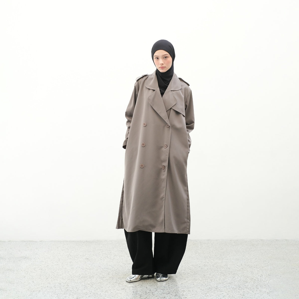 RASHAWL MATSUURA TRENCH COAT BACK PLEATS