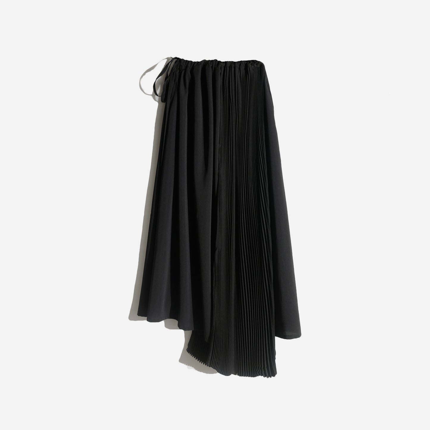 RASHAWL BUNDLING 5 (TALLINN SKIRT BLACK DAN MONOBE DADDY SHIRT WITH PLEATS BLACK)